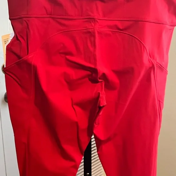 LULULEMON NWT AUTHENTIC FAST FREE WEIGHTLESS NULUX FABRIC RED LEGGINGS - Picture 9 of 16